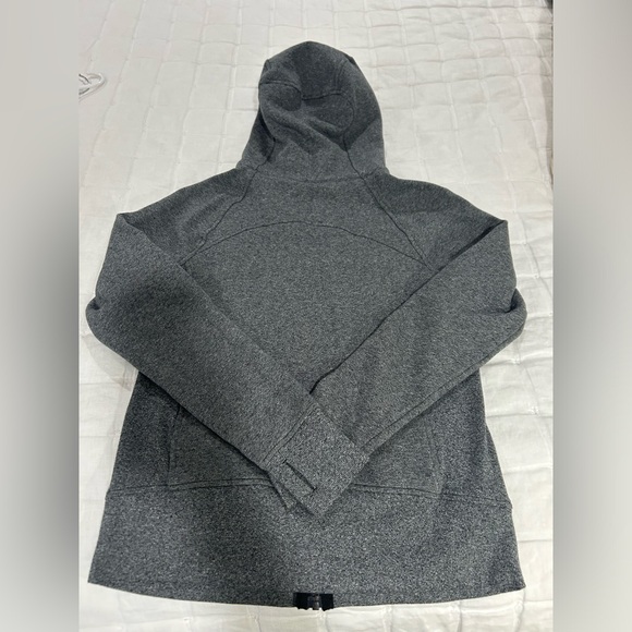 Like new, Lululemon Scuba Hoodie - Picture 3 of 4